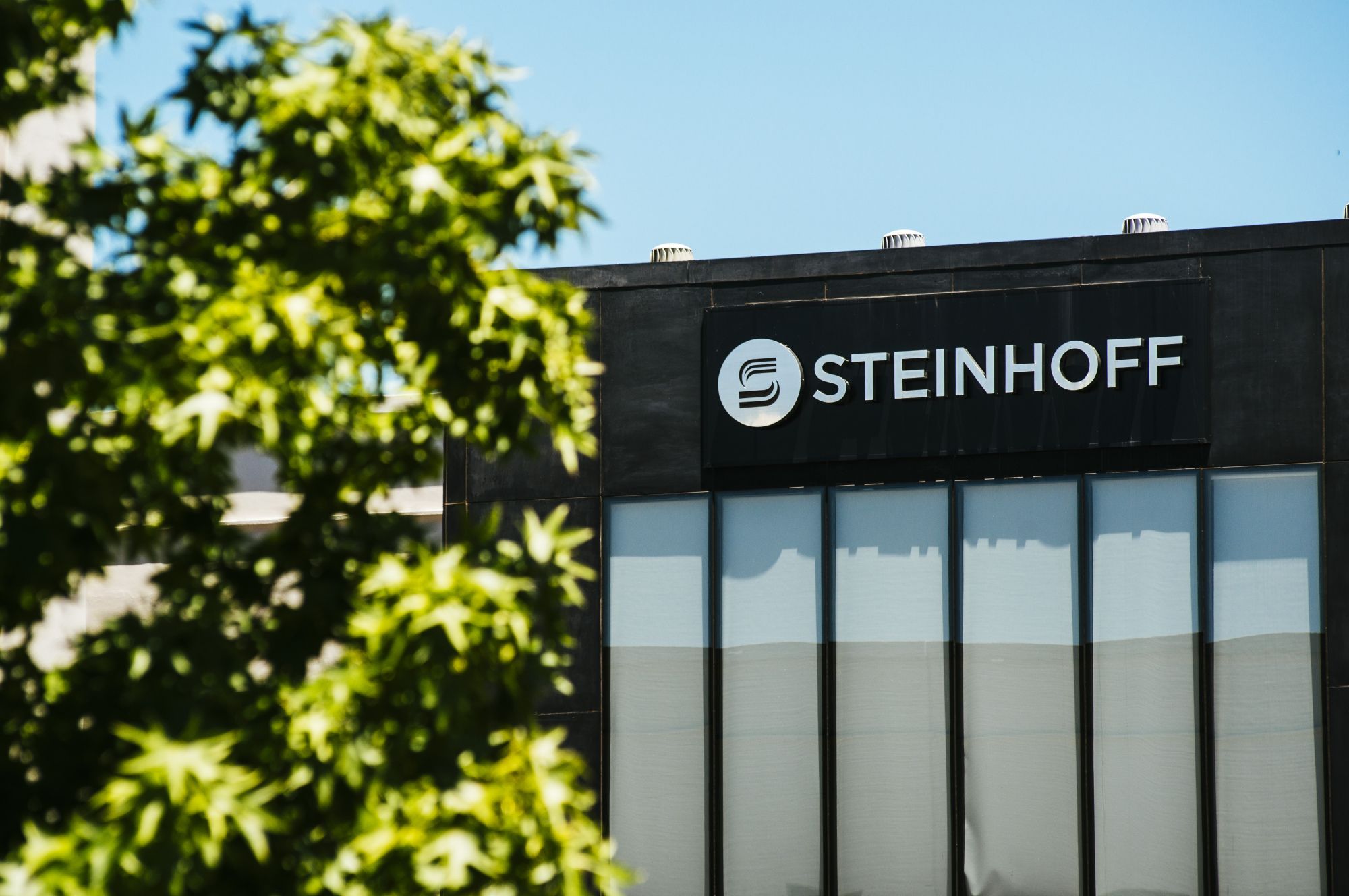 Steinhoff Ex-CEO's Day of Reckoning Delayed by Police Dispute