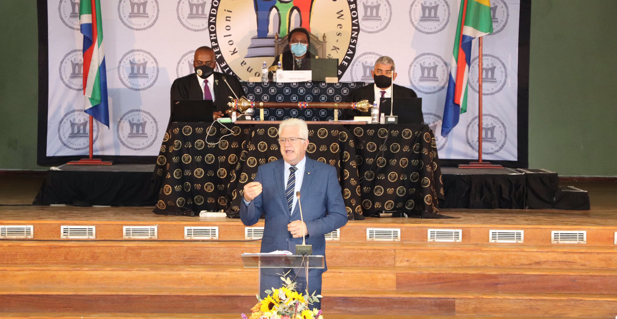 Western Cape opposition confronts Premier Alan Winde over his Covid-19 vaccine action plan