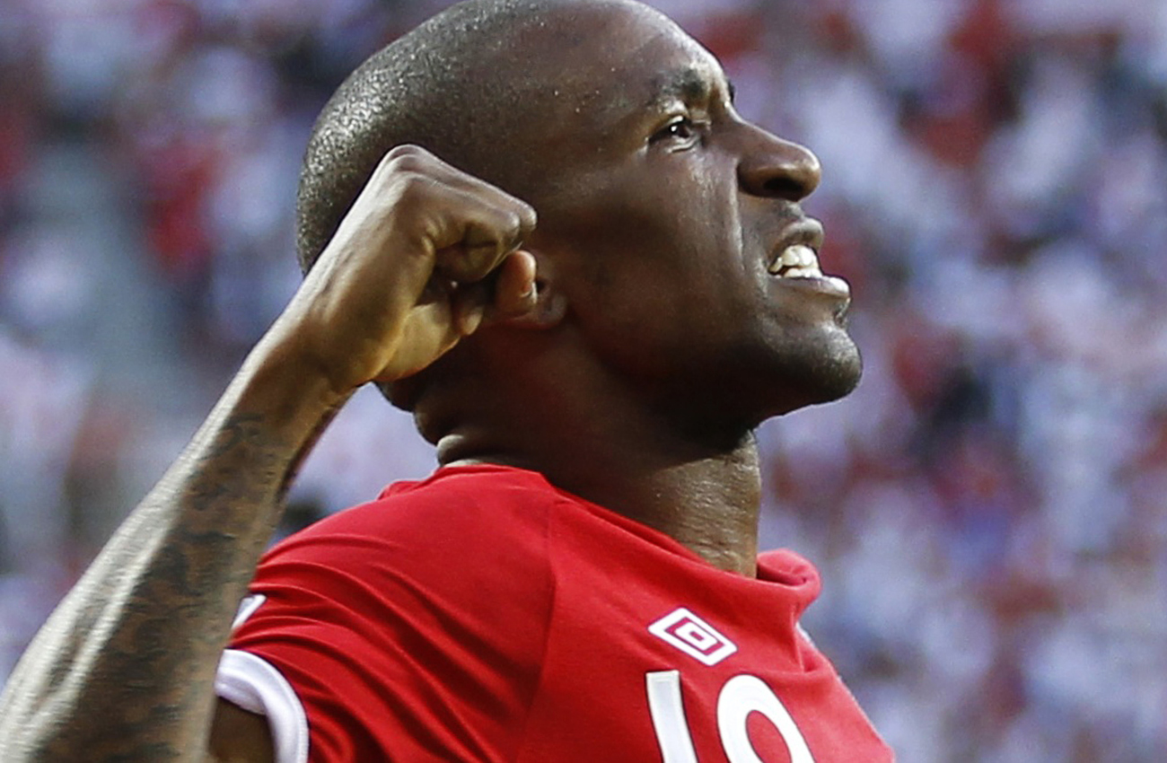 England outclass Slovenia, book place in next round