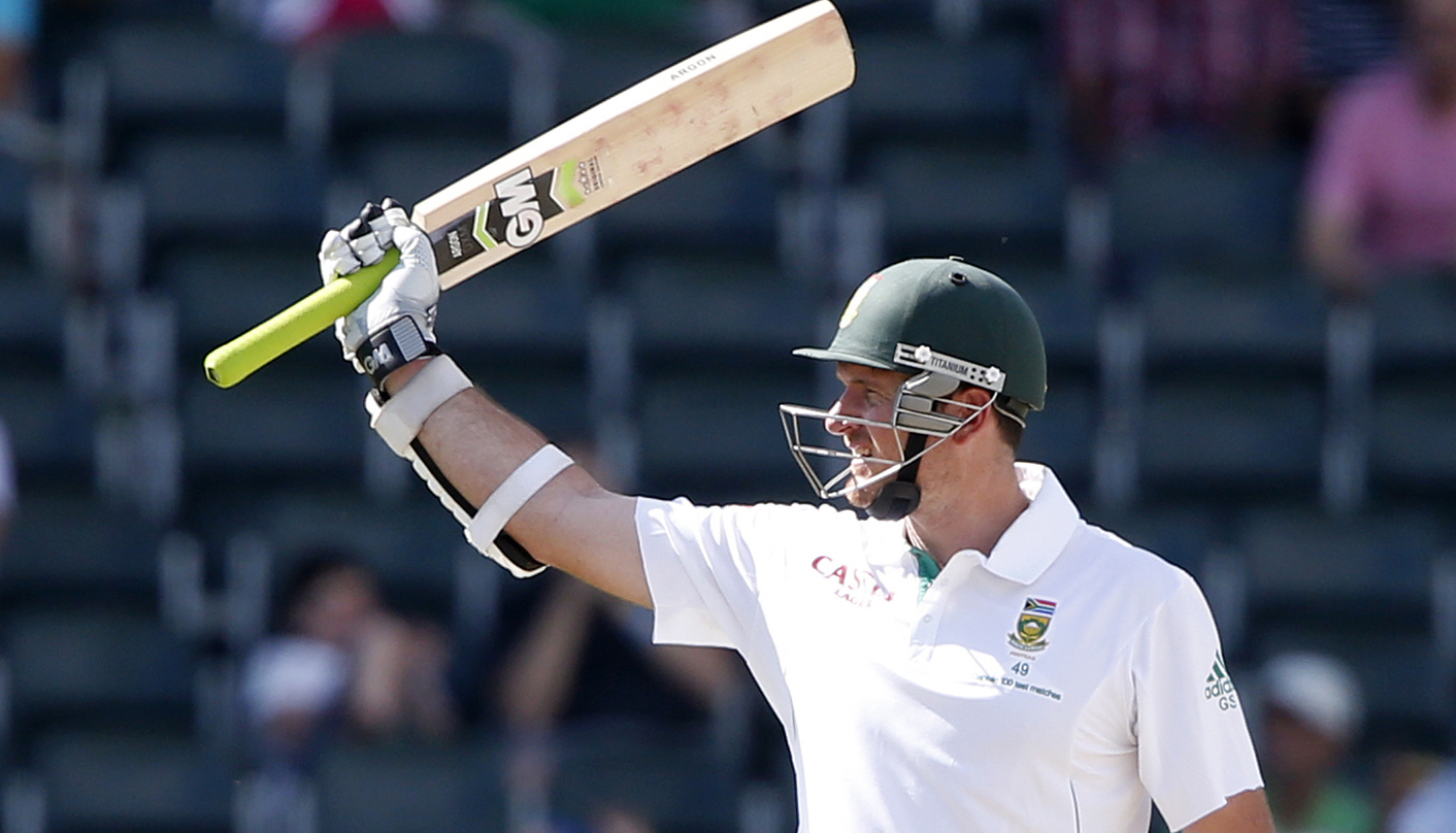 South Africa's Graeme Smith celebrates his fifty during the second day of their first cricket test match against Pakistan in Johannesburg