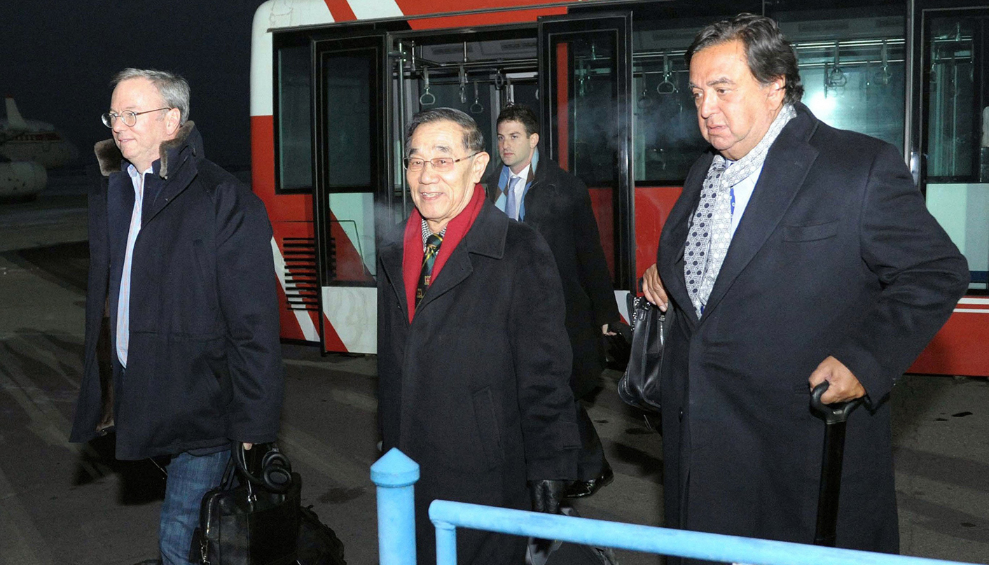 Ex-US governor in North Korea with Google chief; seeks American's release