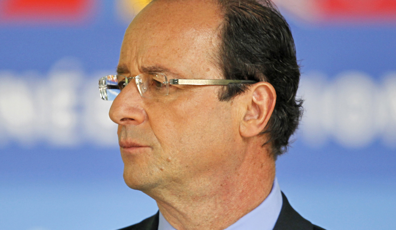 France's Hollande urges euro zone growth effort