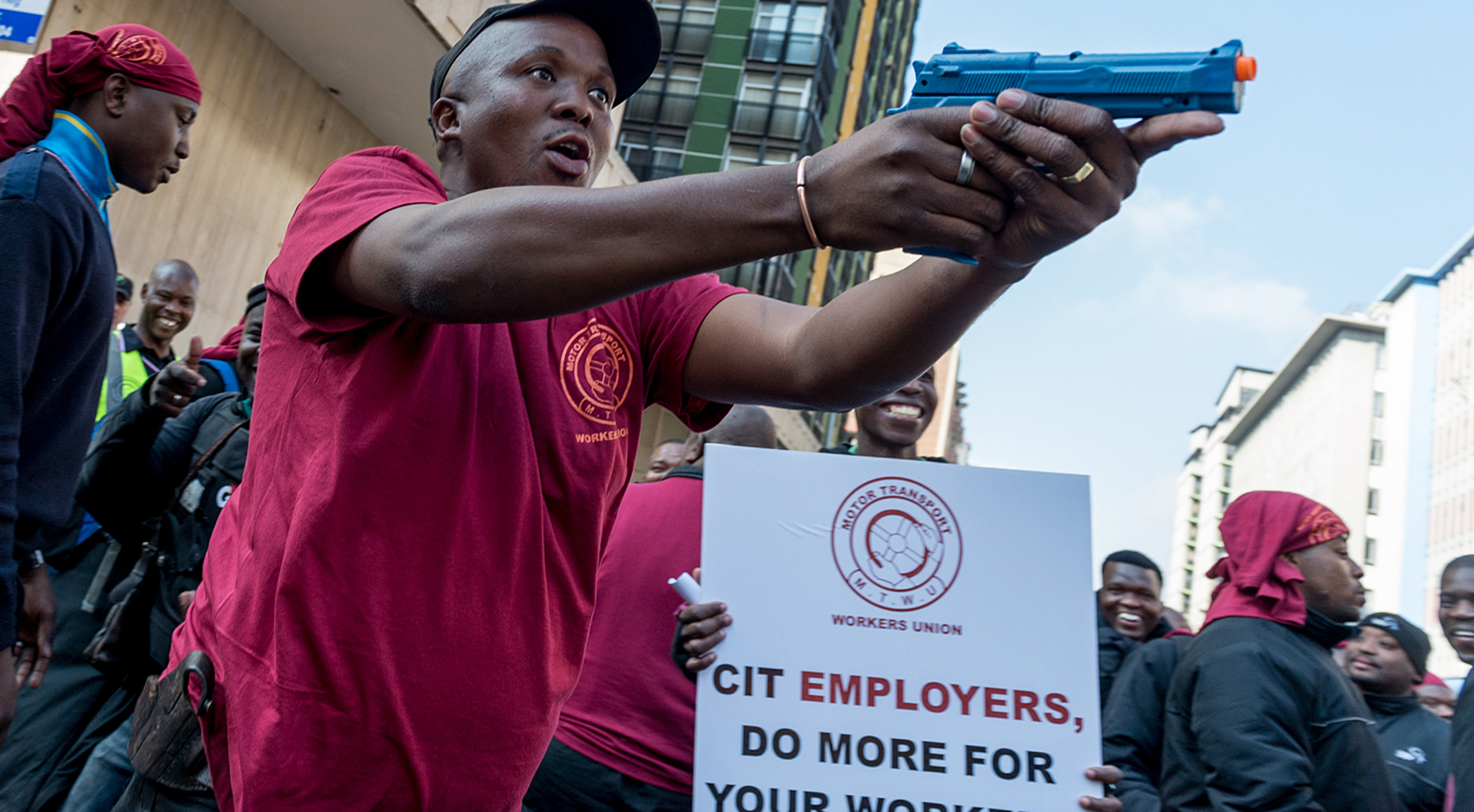 As security companies and guards face off, a wave of crime hits cash vans