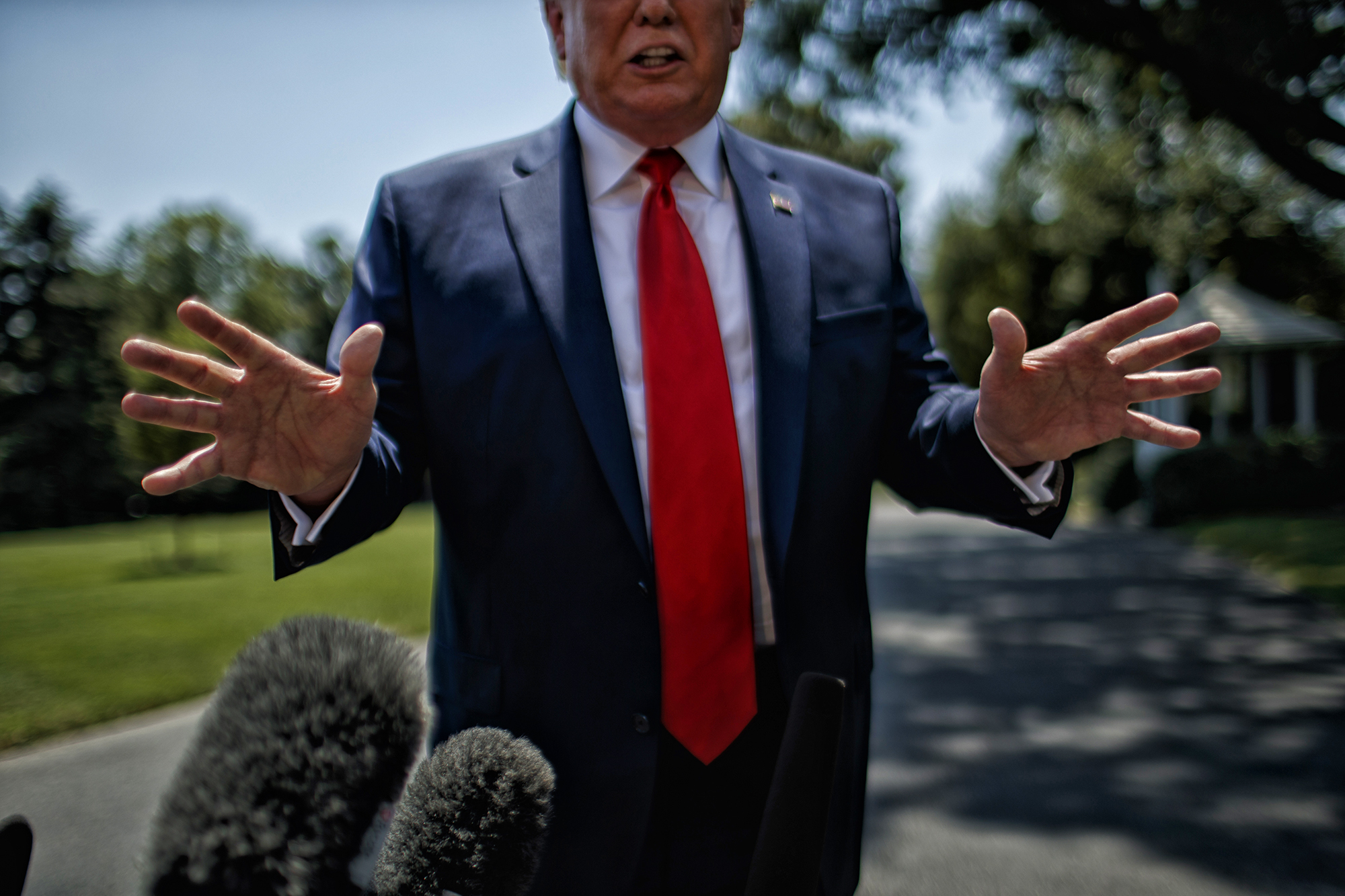 Democratic Debates, Moscow Mitch, Ronald Reagan, Trump’s Racism – temperature rising, everybody's getting hot