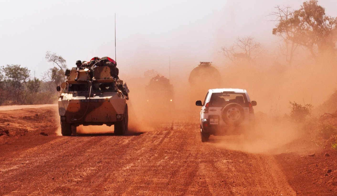 Sahara Islamists take hostages, spreading Mali war