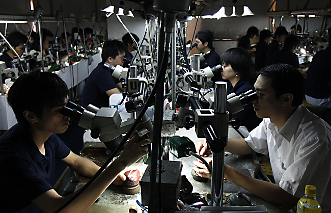 Human Rights Watch says Zimbabwe trading ‘blood diamonds’