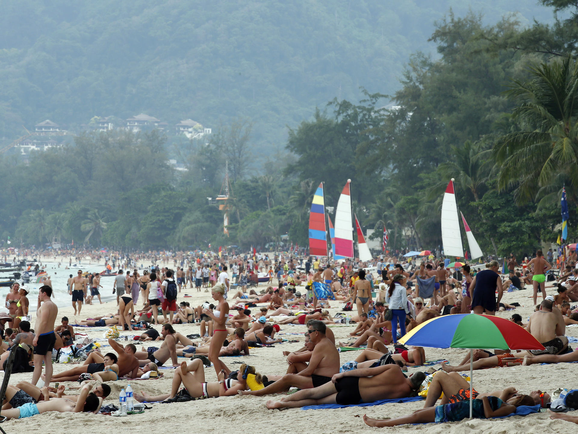 Thai bay made famous in 'The Beach' shut indefinitely