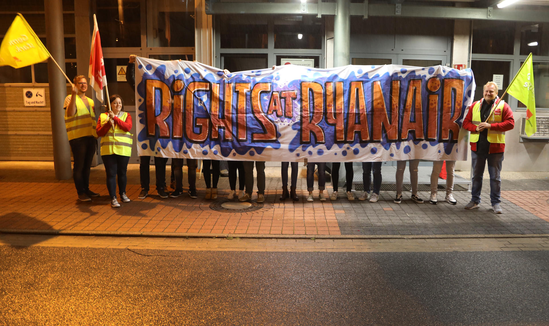 Ryanair defiant as German pilots and crew walk out