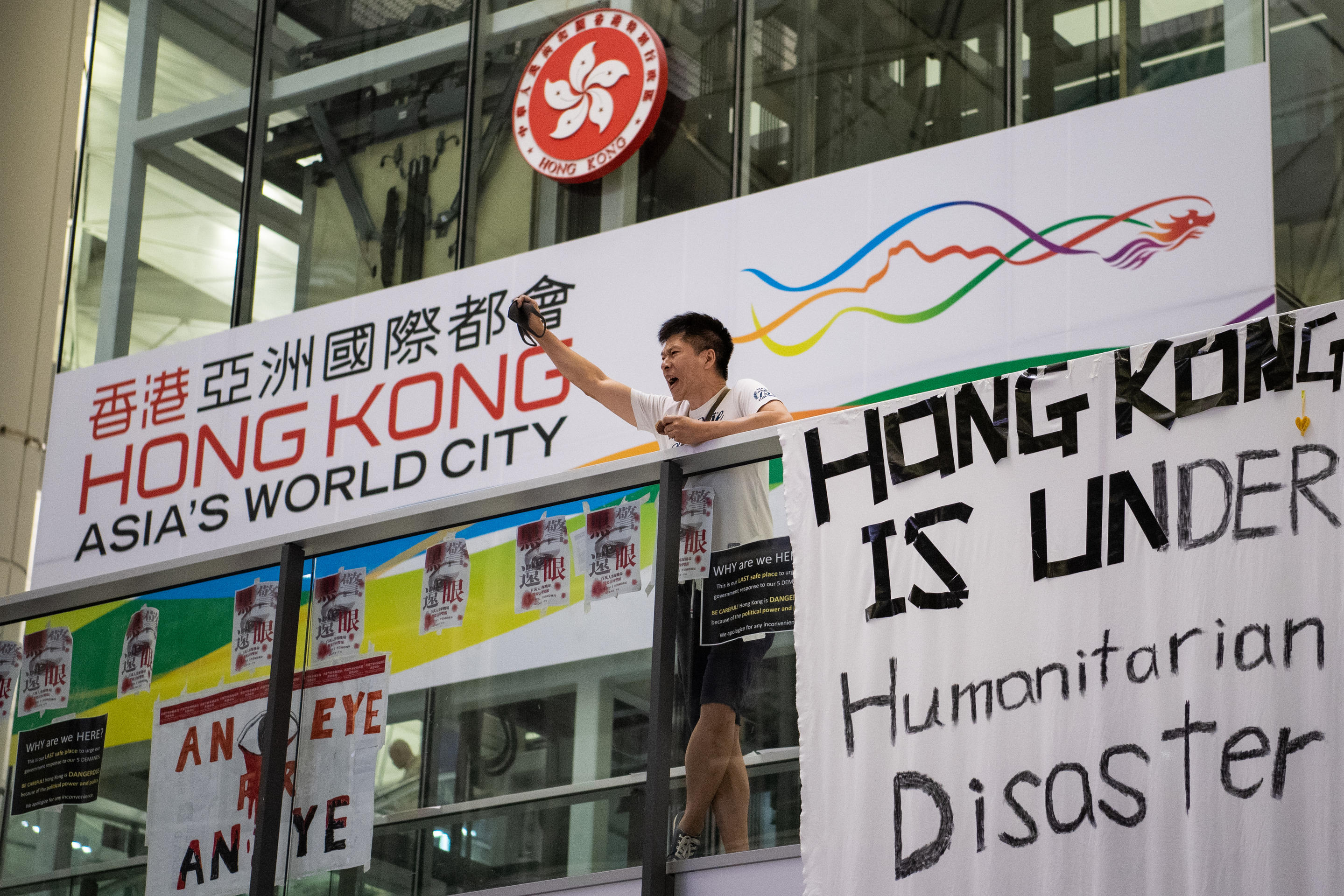 Hong Kong International Airport shuts down amid anti-government protests