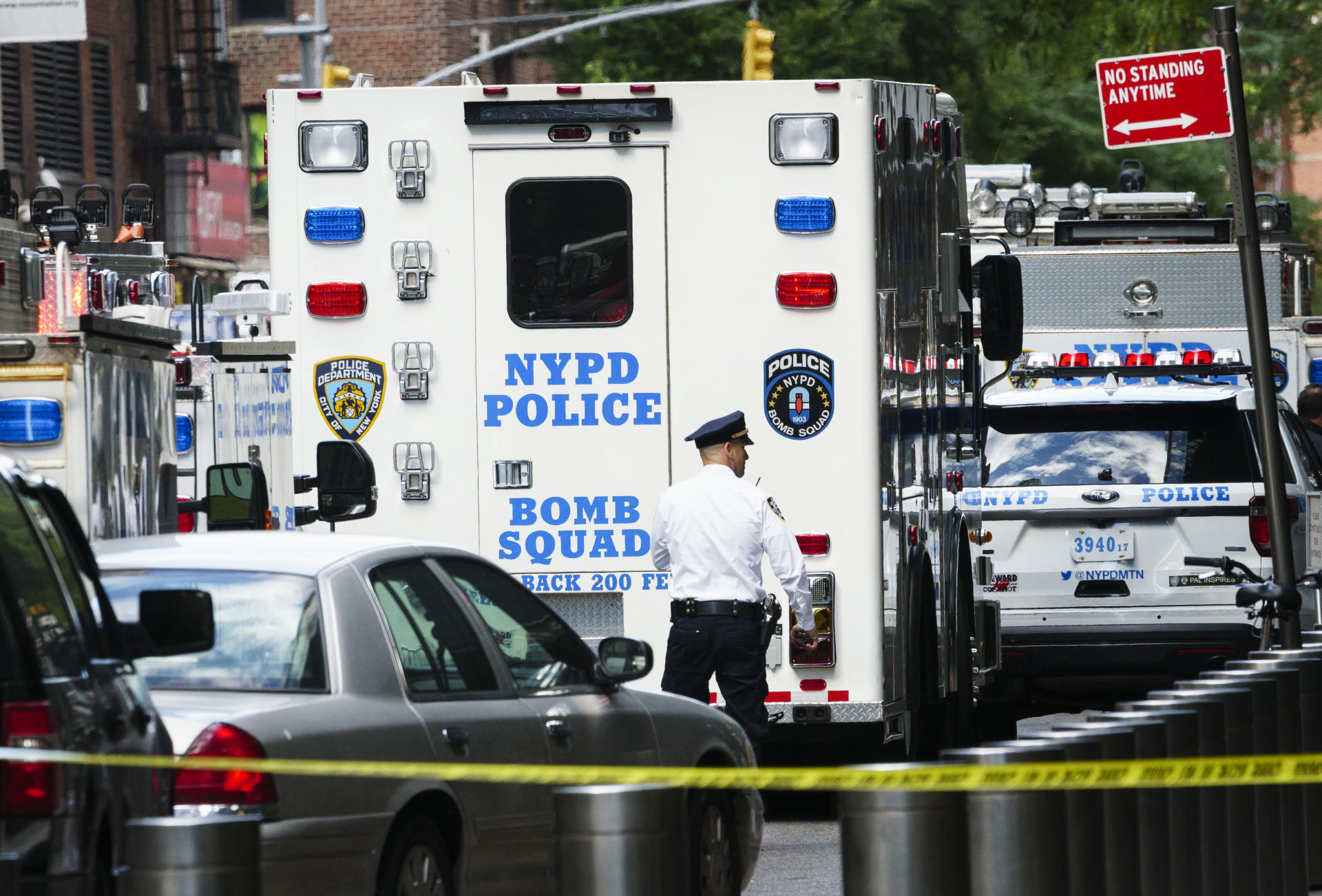 De Niro, Biden bring bomb alerts to 10, manhunt intensifies