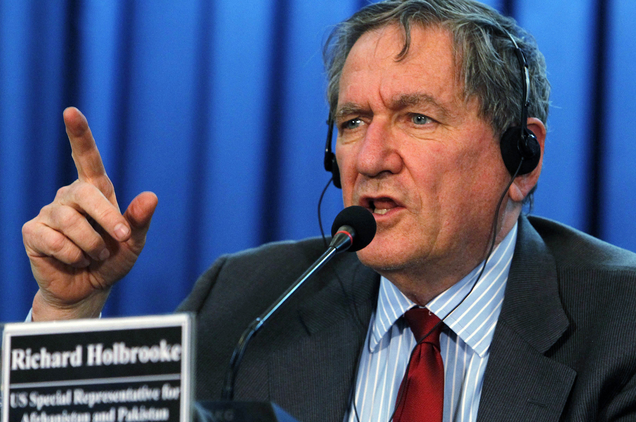 Richard Holbrooke, a strong voice and sharp elbows are stilled