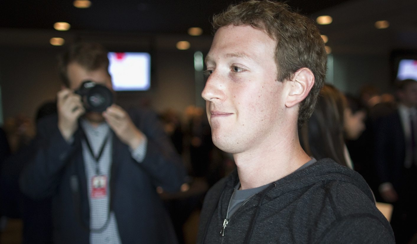 Facebook lifts restriction on teen users sharing with public