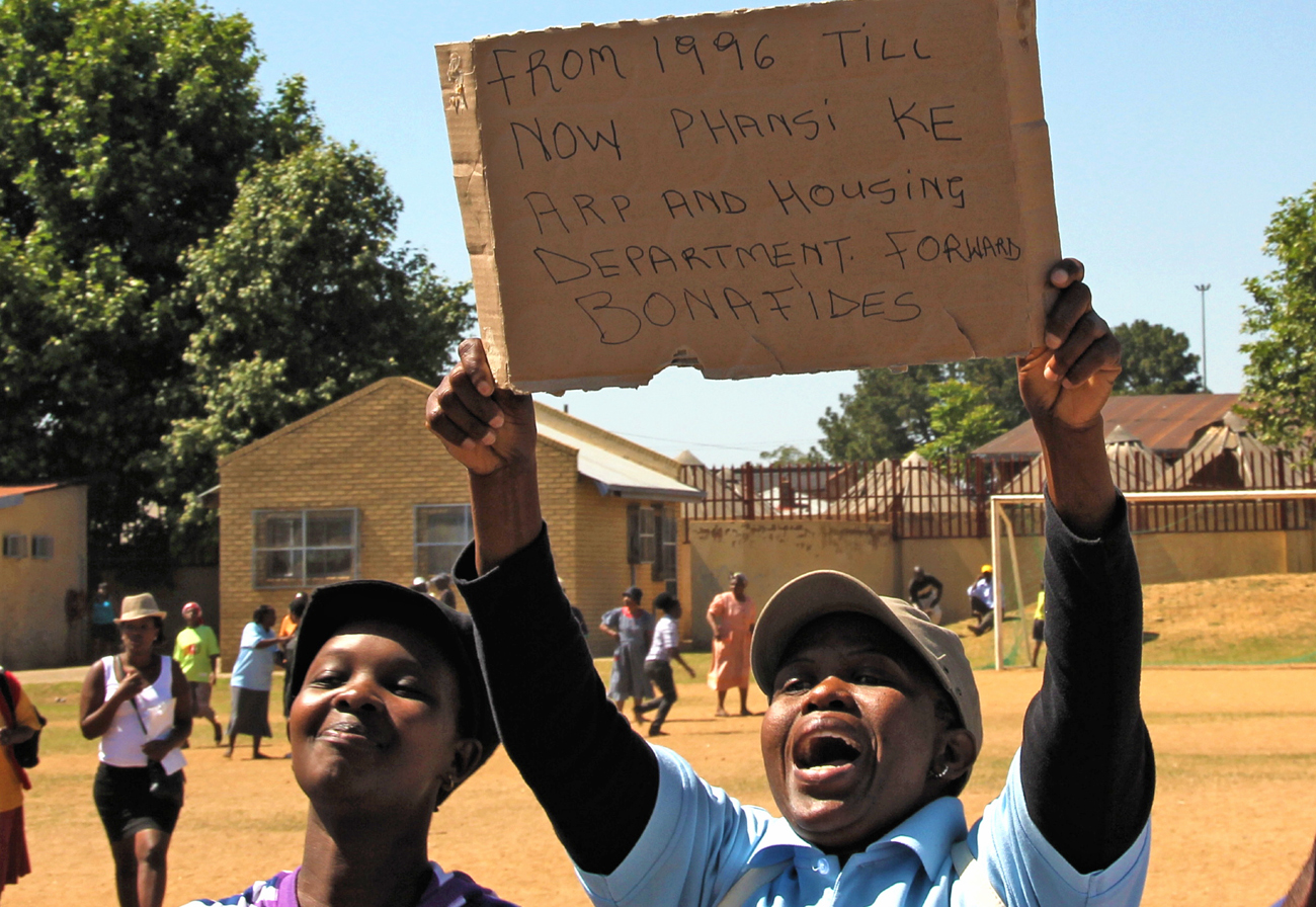 Alex fire remains unlit, no thanks to government