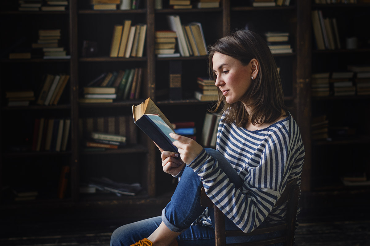 Should books be shelved? The role of libraries in the internet age