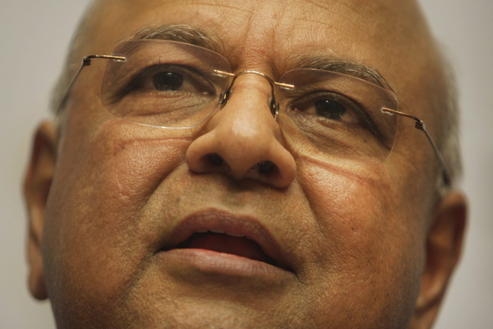 FIVE MINUTES: South Africa