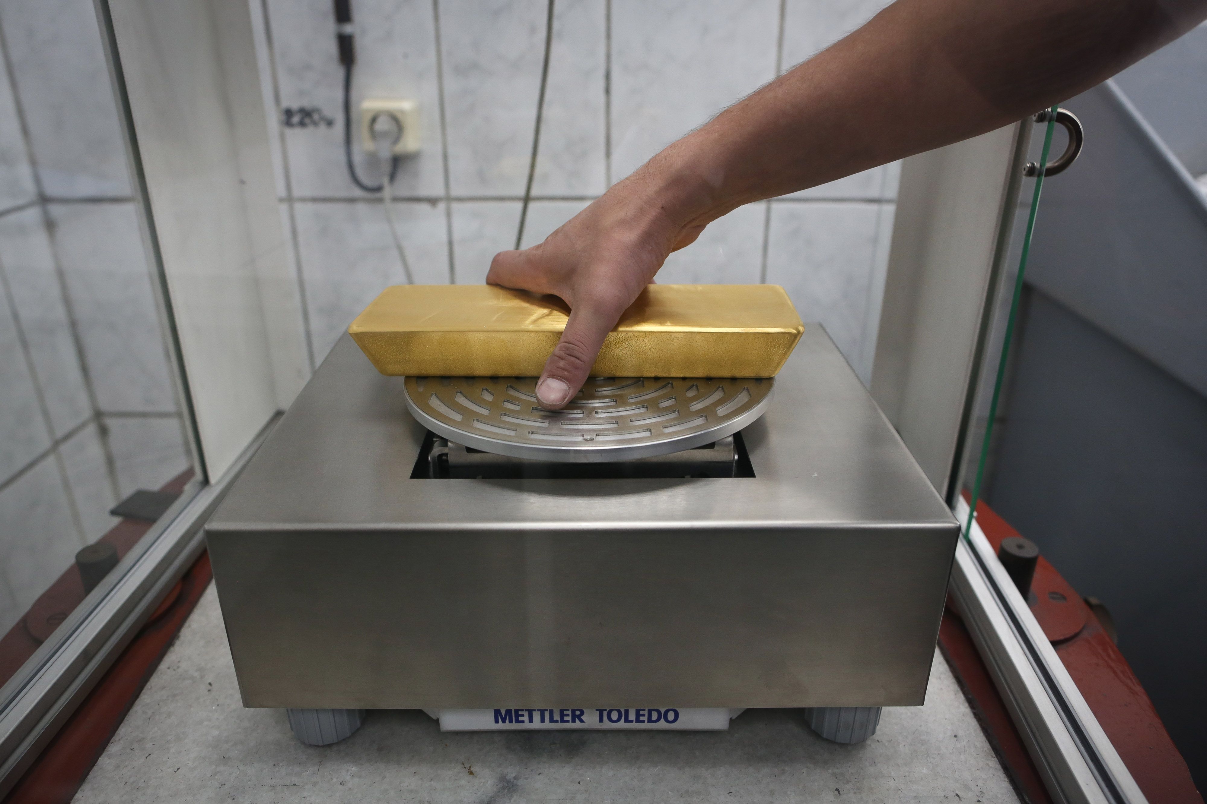 Russian Gold Bar Production At Ural Mining And Metallurgical Co.