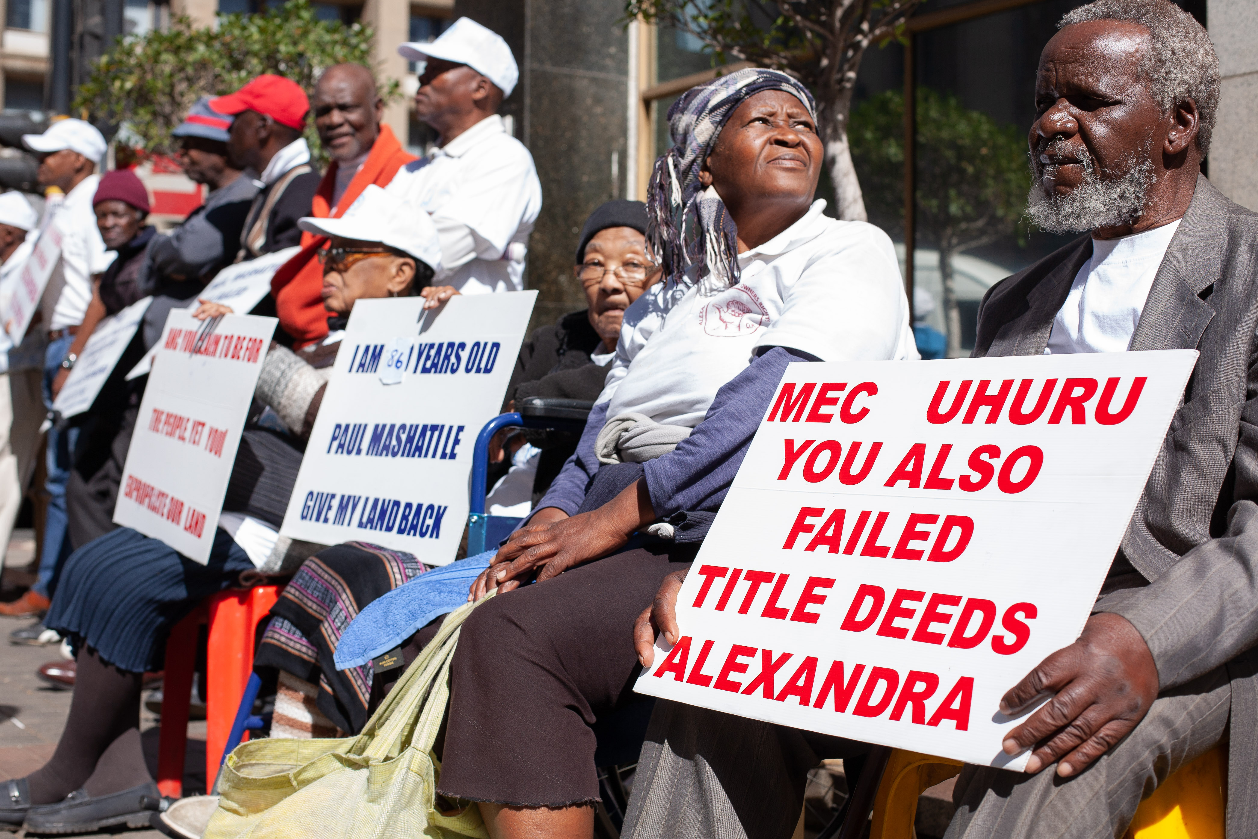 If government can’t handle title deeds in Alex, what of the country?