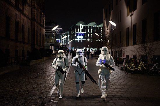 Star Wars Fans celebrate screening in in Germany