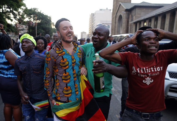 Zimbabwe President Robert Mugabe resigns