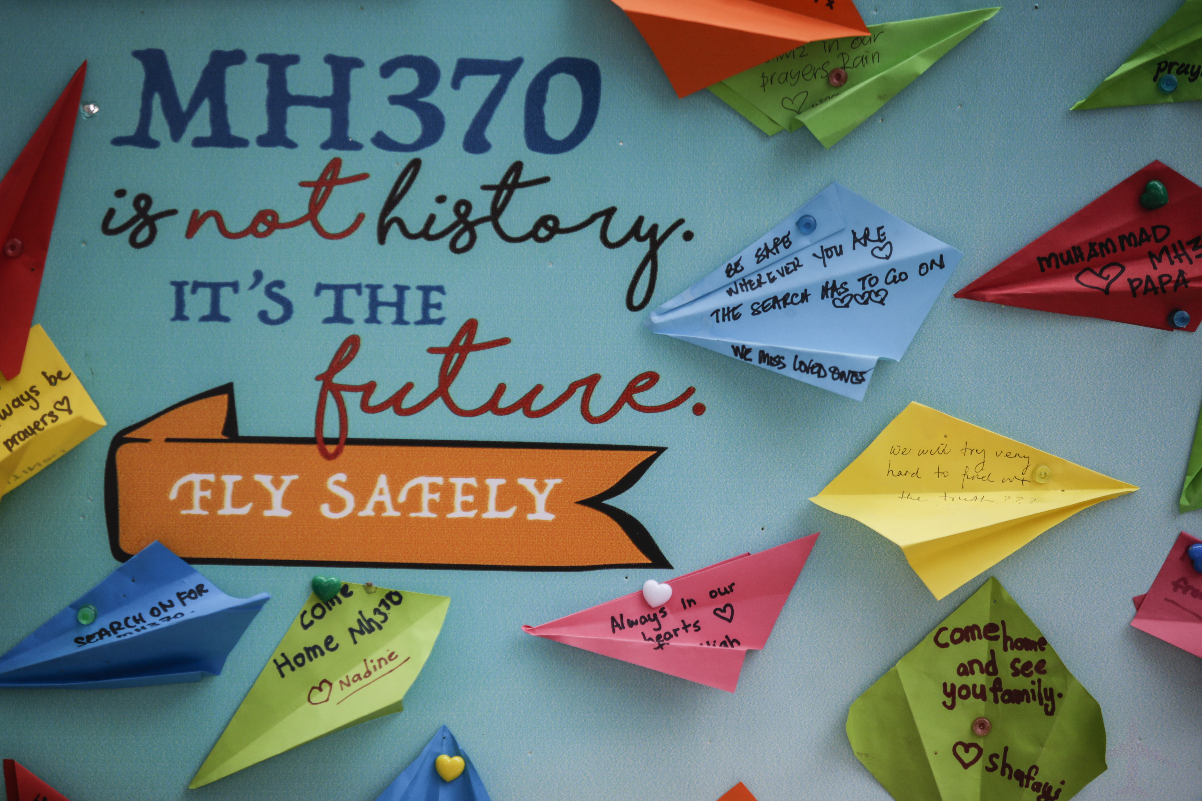 Malaysia says yet to decide on new search for MH370