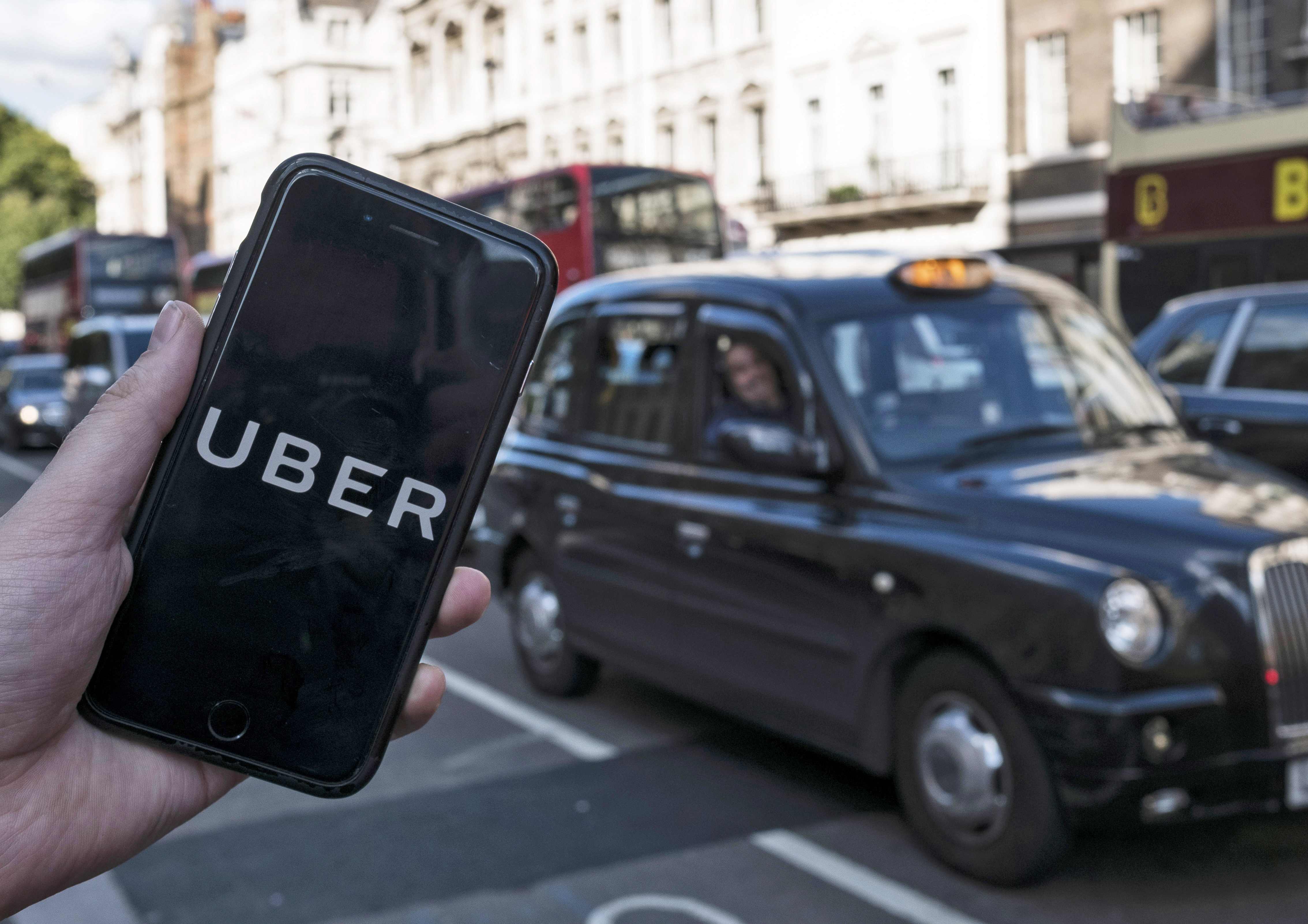 'Unfit' Uber stripped of London licence over safety failures