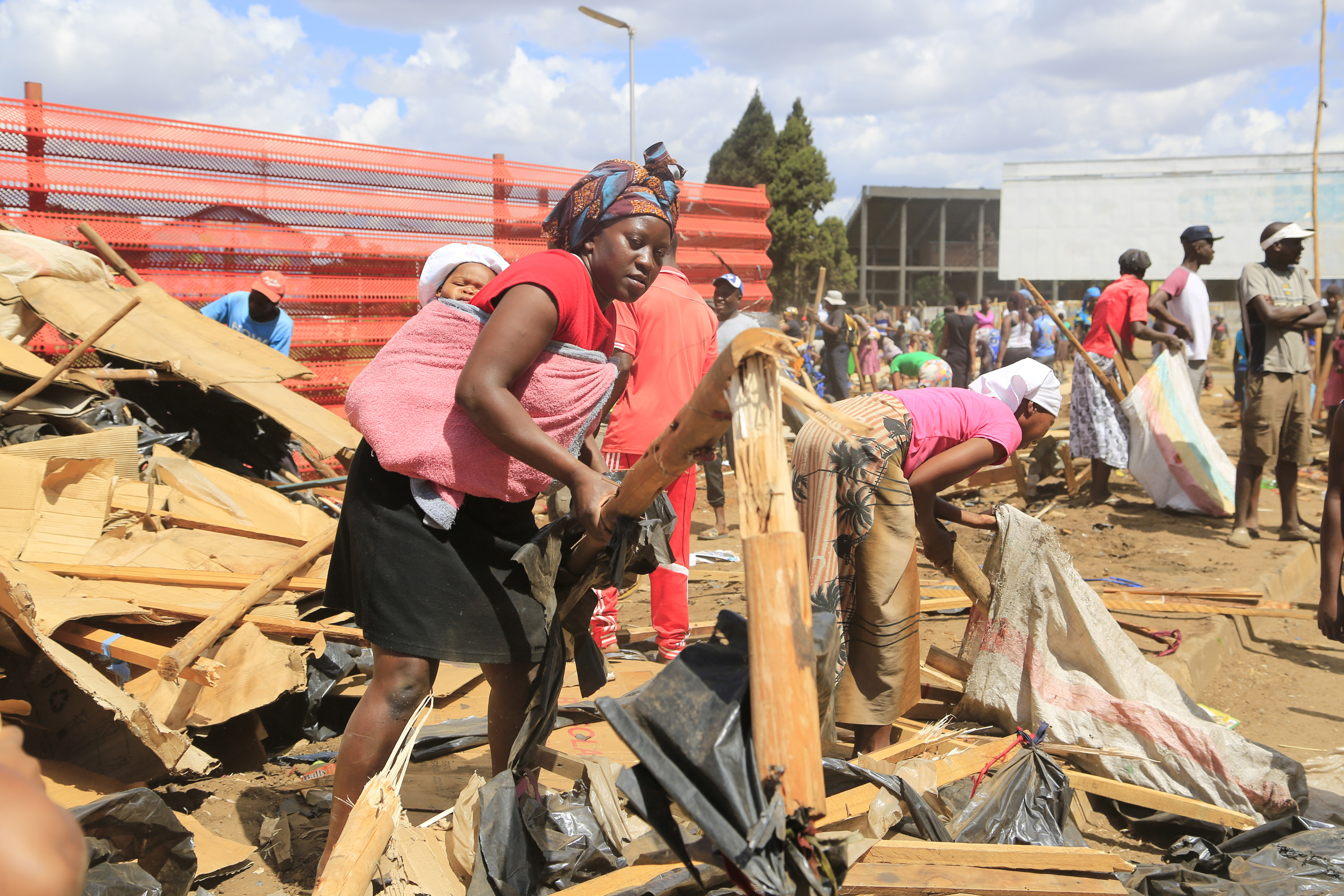 Zimbabwe extends coronavirus lockdown but mines can get back to work