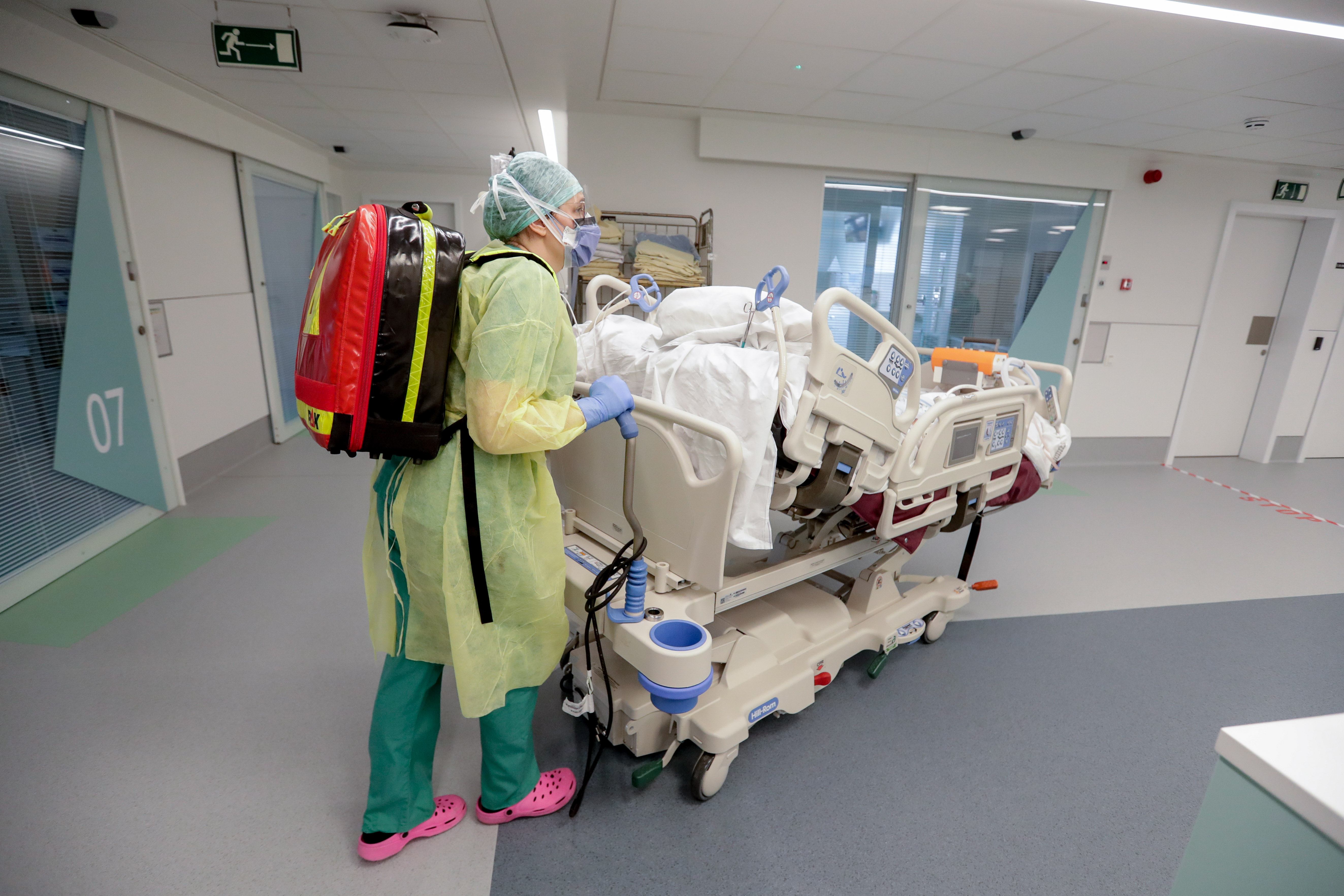 Data on Gilead drug raises hopes in pandemic fight, Fauci calls it 'highly significant'