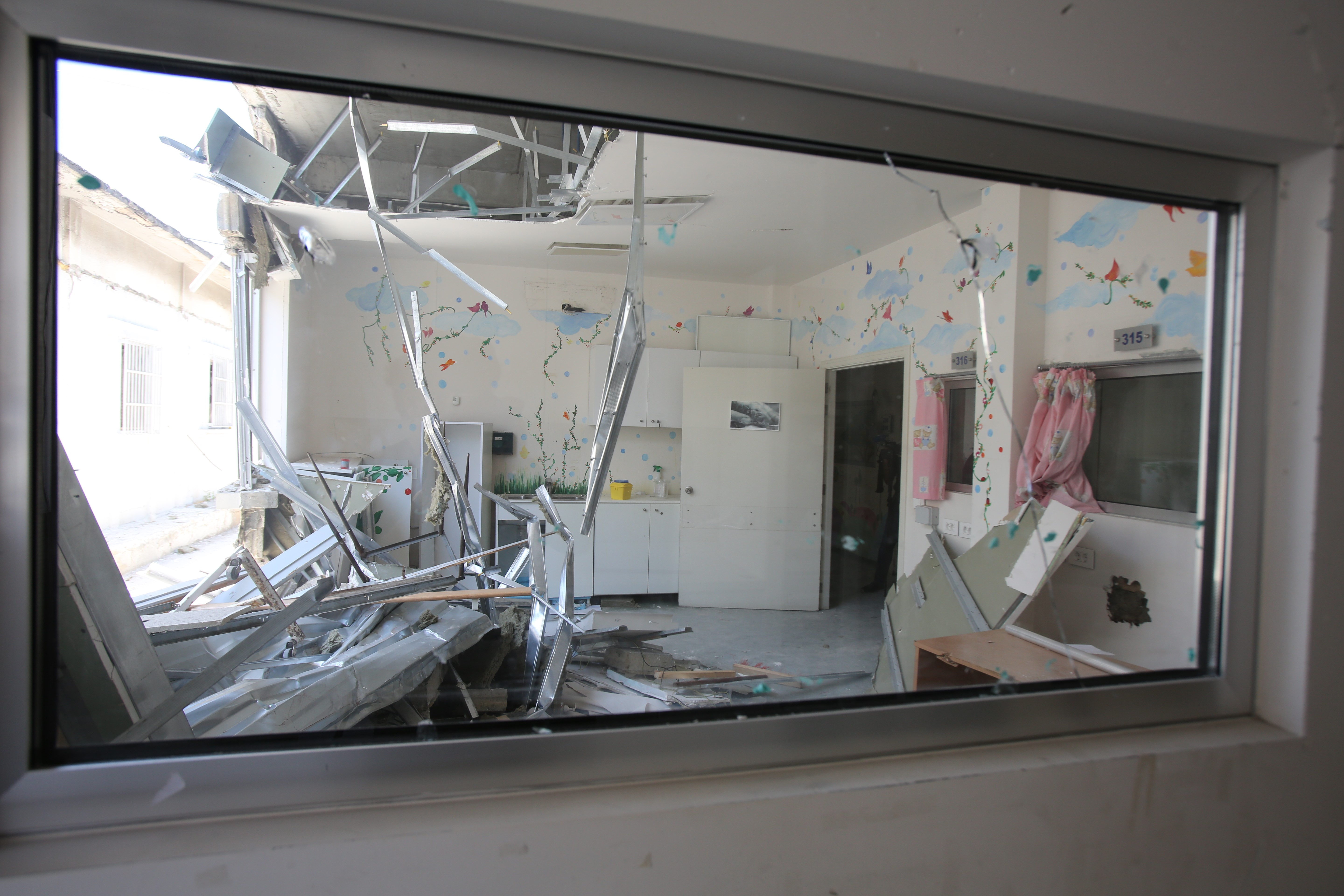 Lebanon orders two-week shutdown after COVID-19 surge