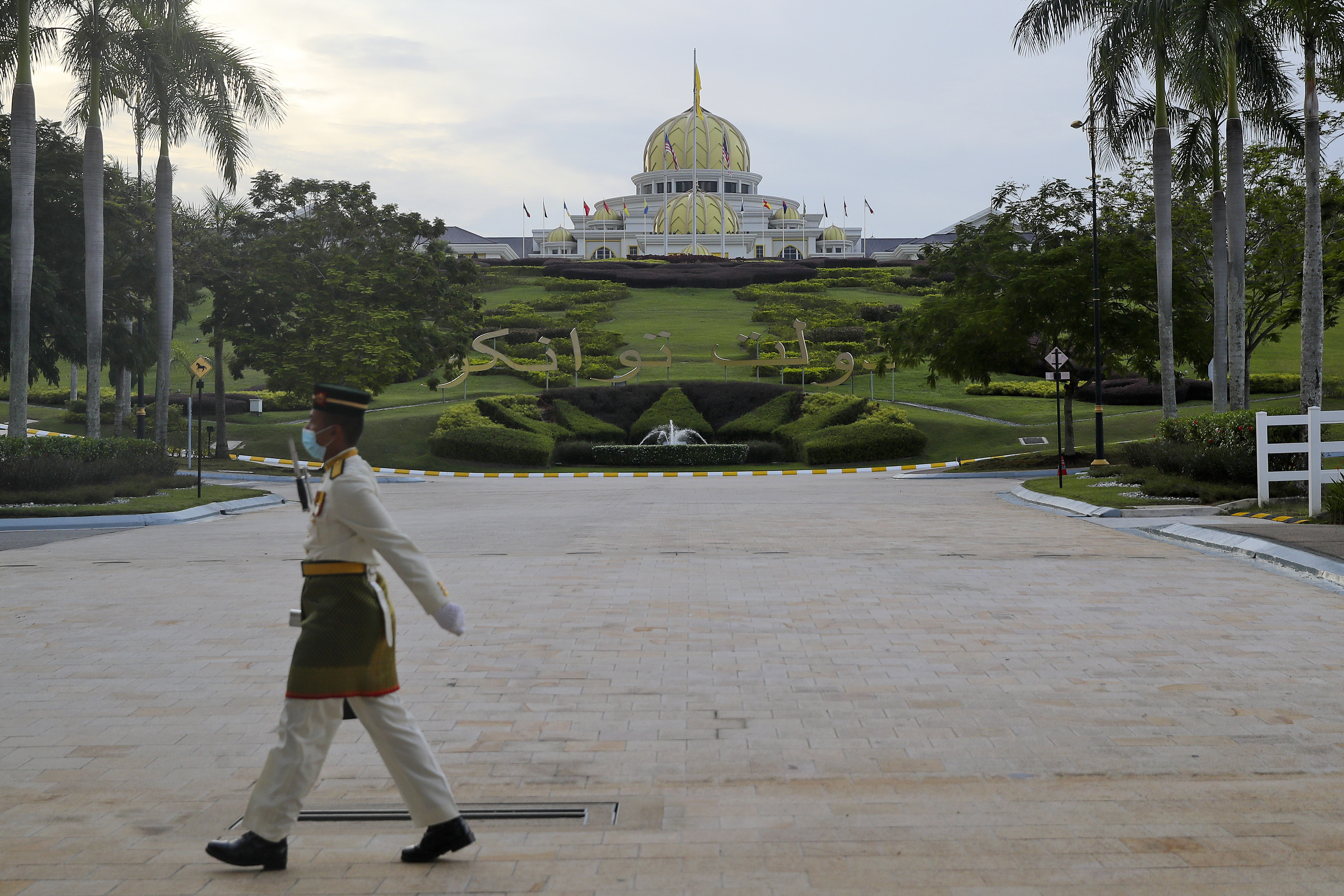 Malaysia's PM faces calls to quit after failed bid for emergency rule