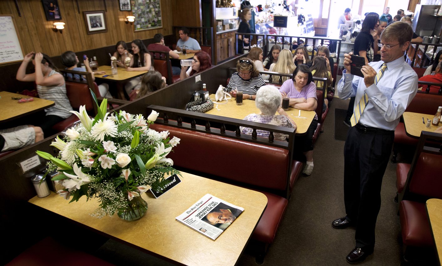 Doctors Spent 40 Minutes Trying To Revive 'Sopranos' Star Gandolfini