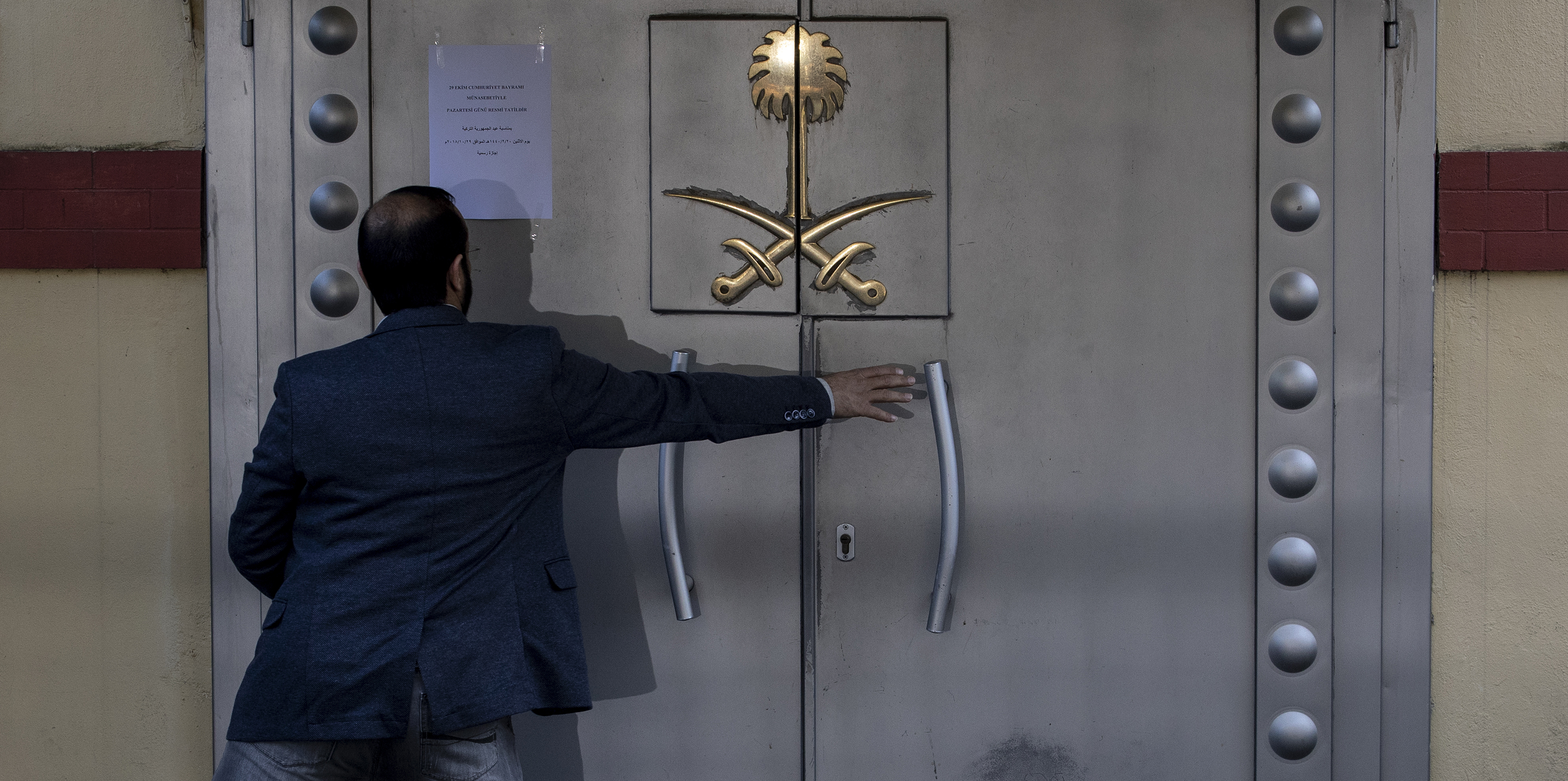 Sean Penn Spotted Filming Documentary on Murder of Khashoggi