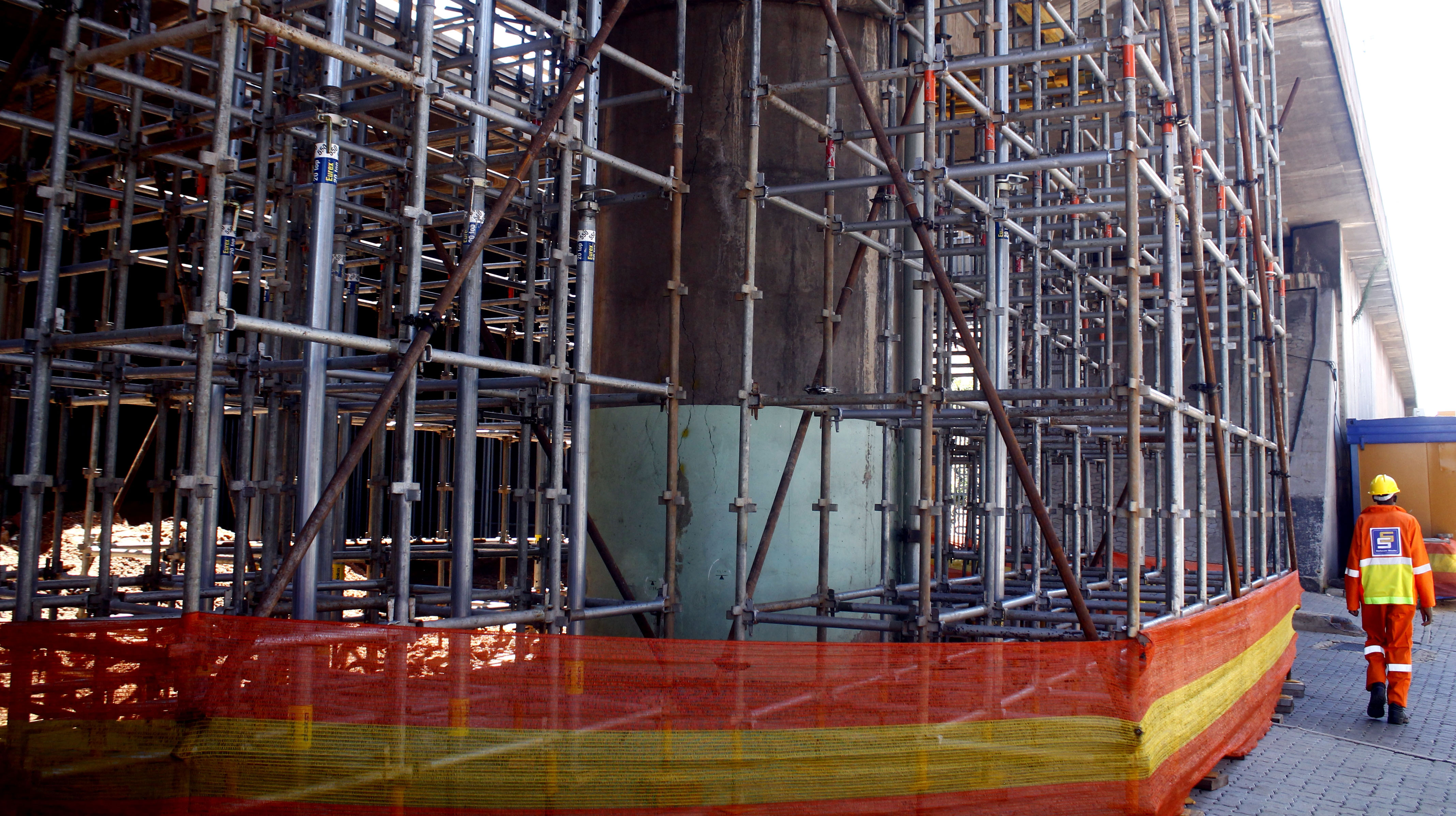 Senior road agency management suspended for flouting tender regulations