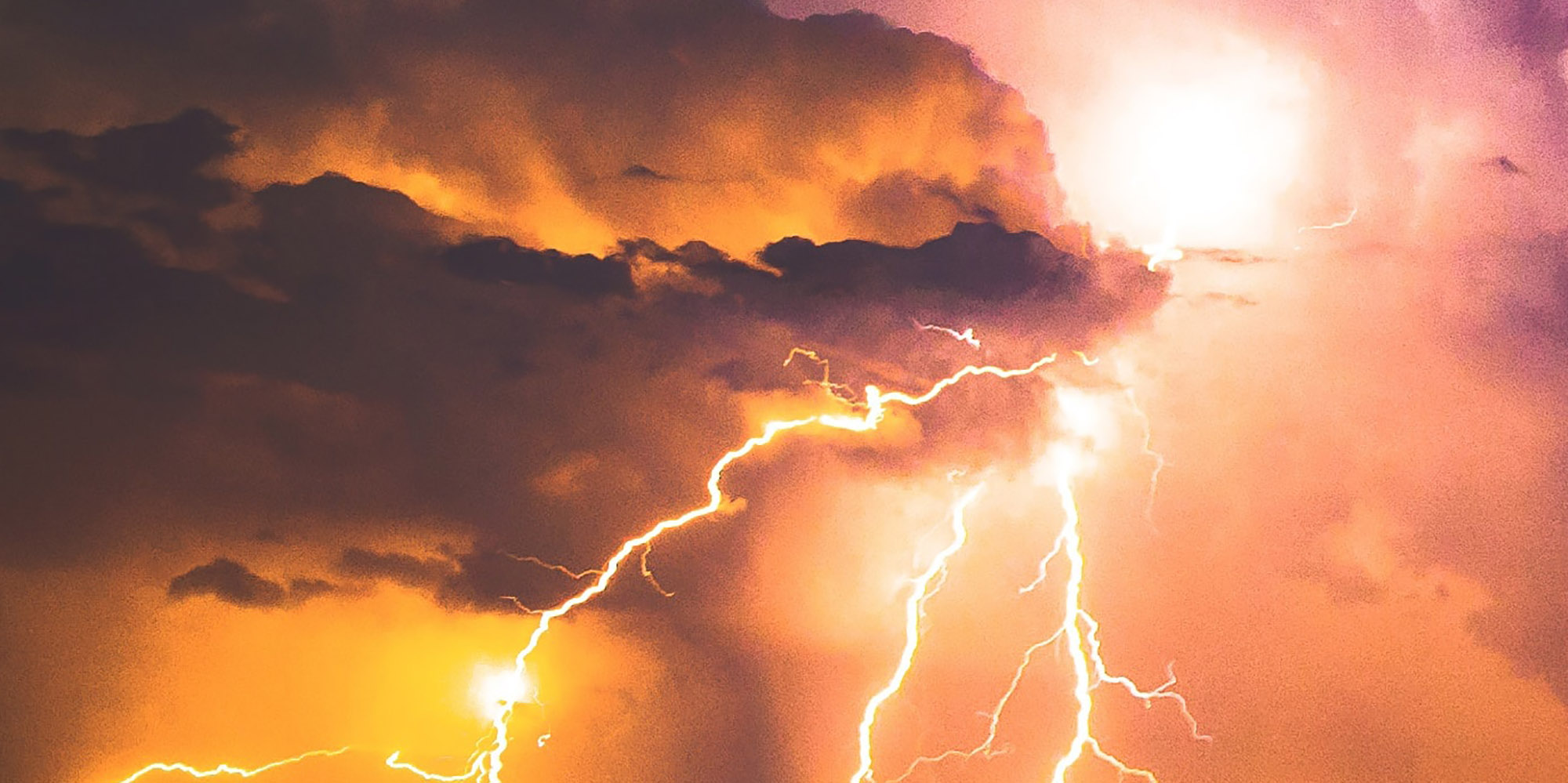 Battleground social media: The gathering Twitter storm