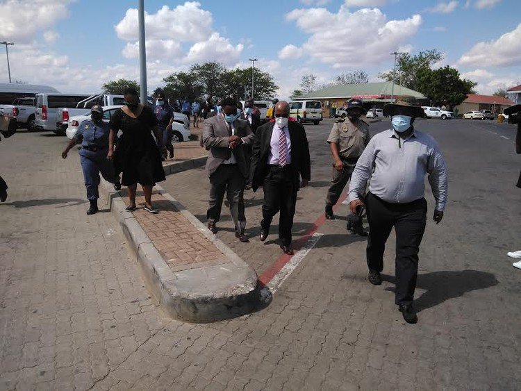 Covid-19: We are going to be very strict, Motsoaledi warns Zimbabwean travellers