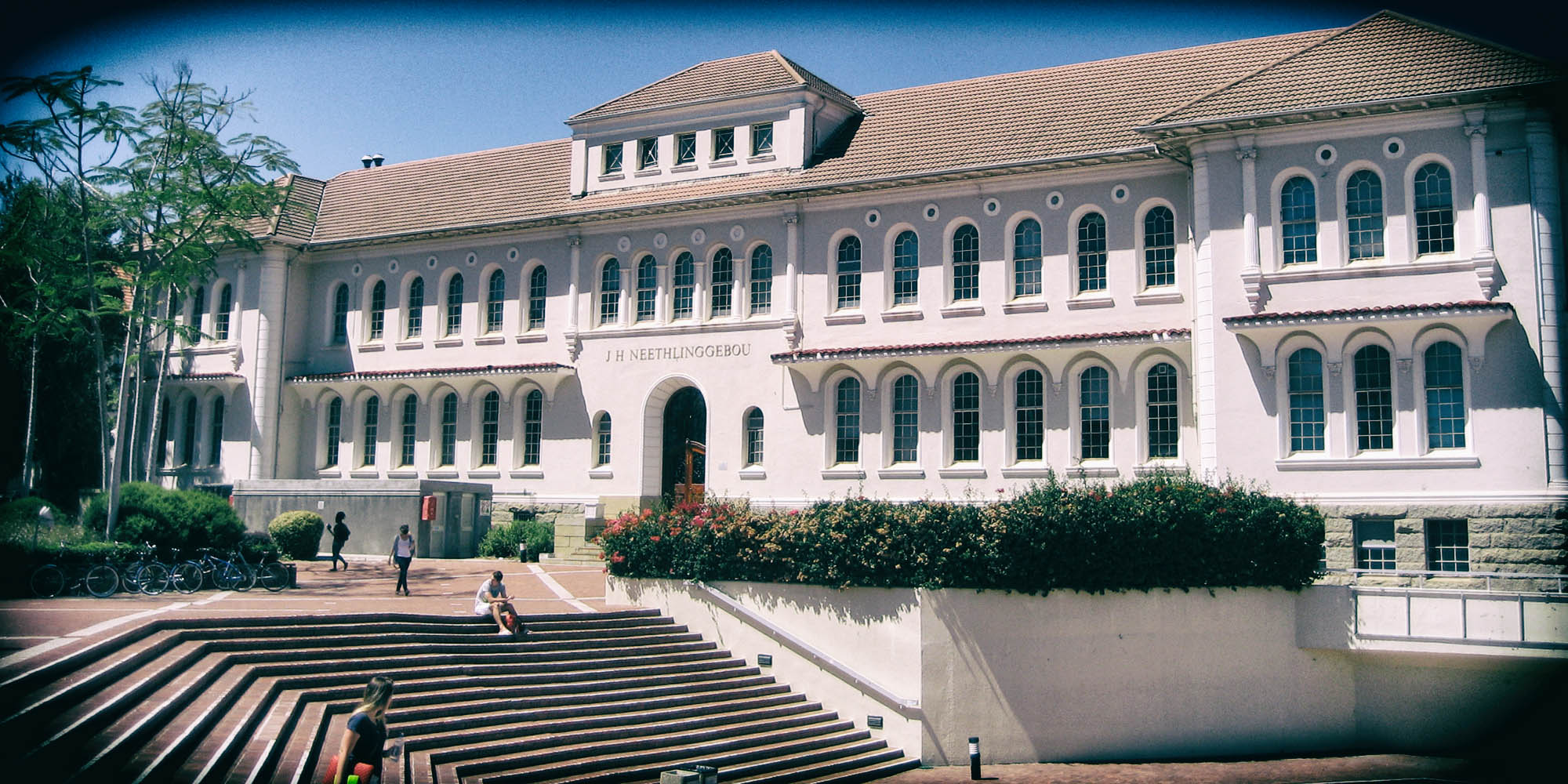 English prevails in Stellenbosch University language battle