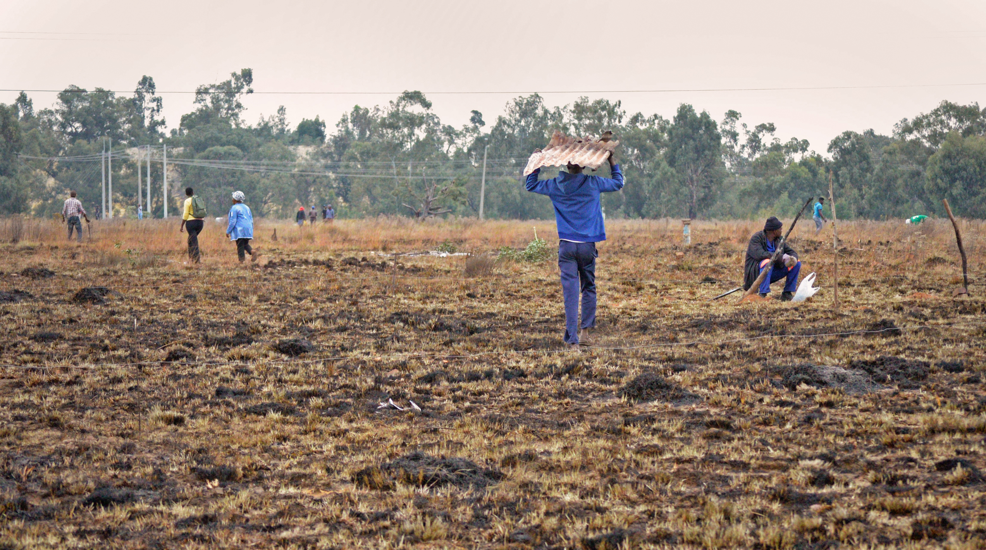 Metro police fire rubber bullets at residents in Ekurhuleni’s Good Hope settlement
