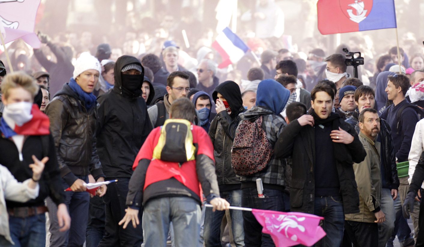 French gay marriage opponents stage big Paris march