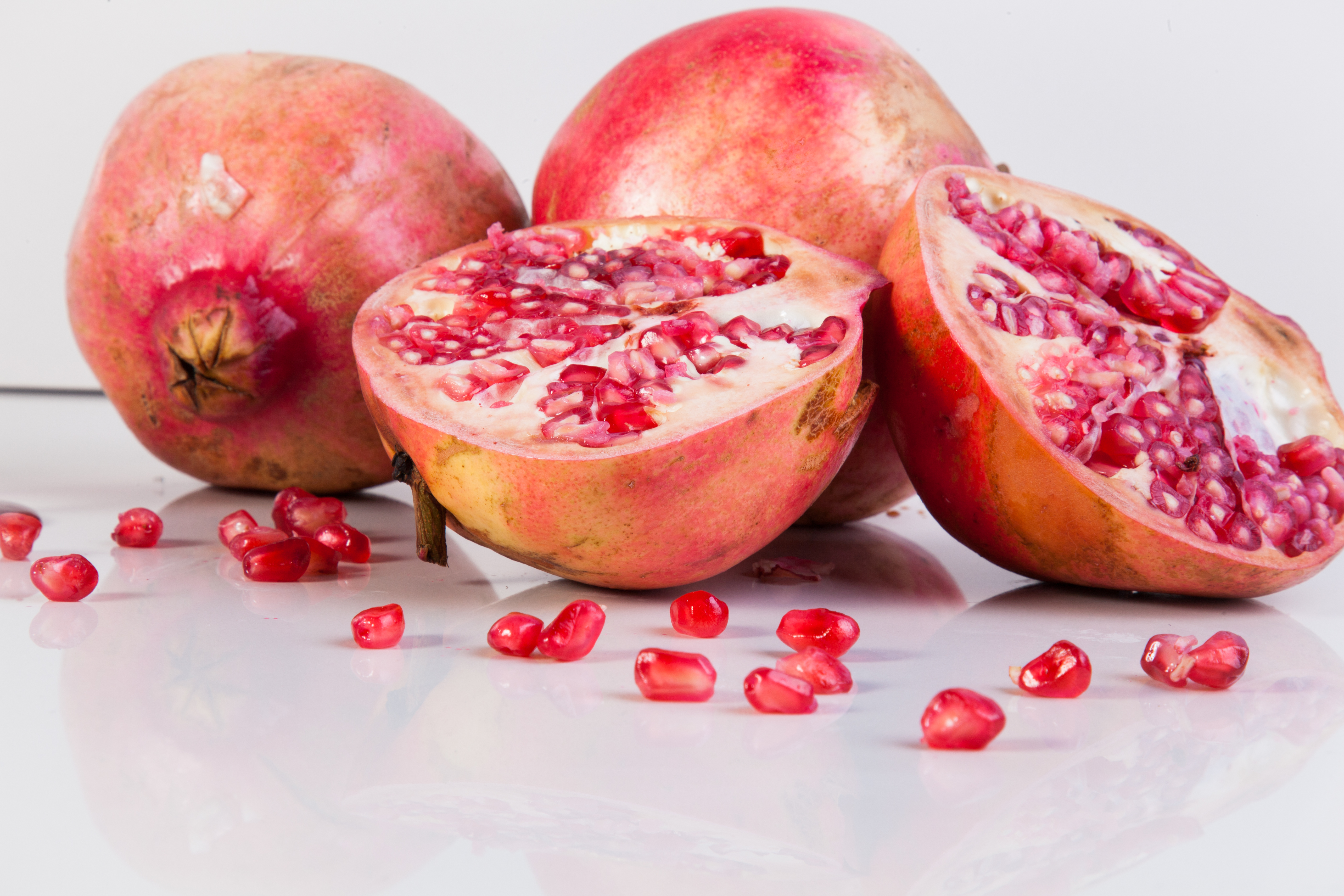 A solitary affair with a pomegranate