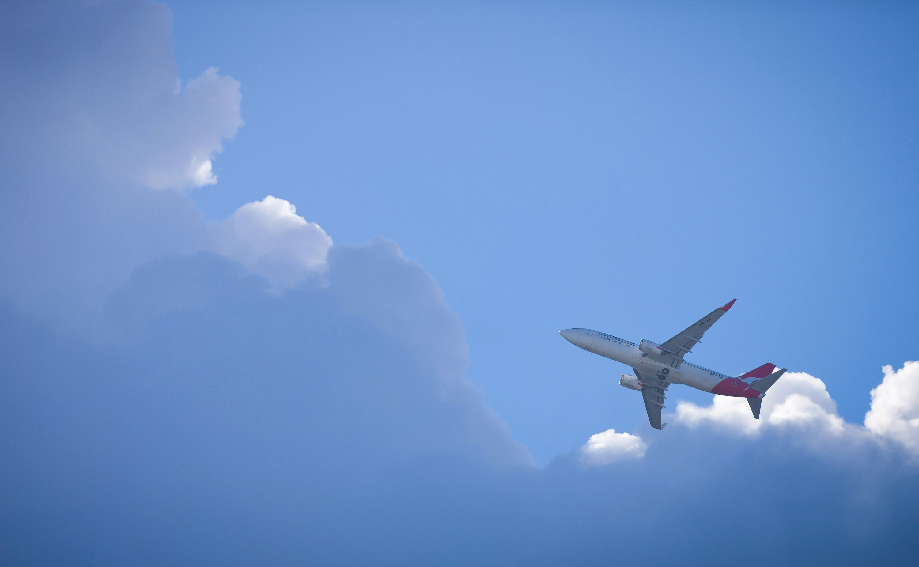 Bunk beds come to economy class in battle for New York fliers