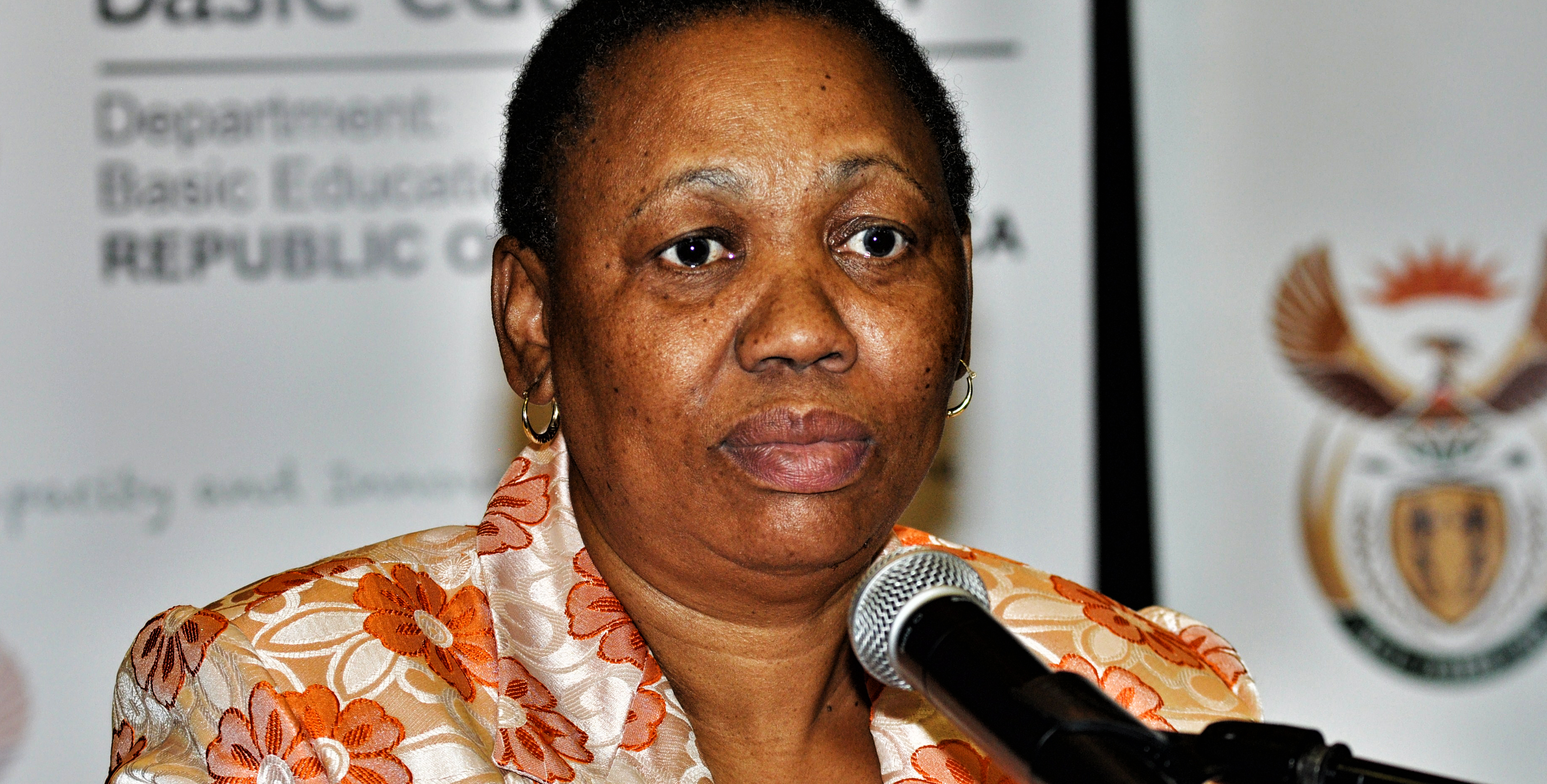 Government could face class action lawsuit over inadequate schools