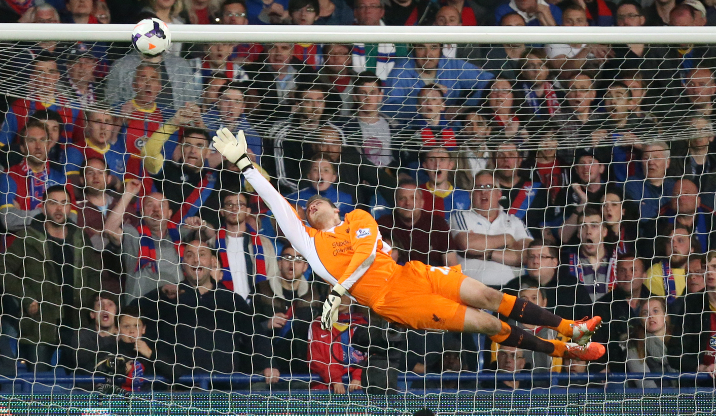 Soccer: Review of a fluctuating Premier League title race