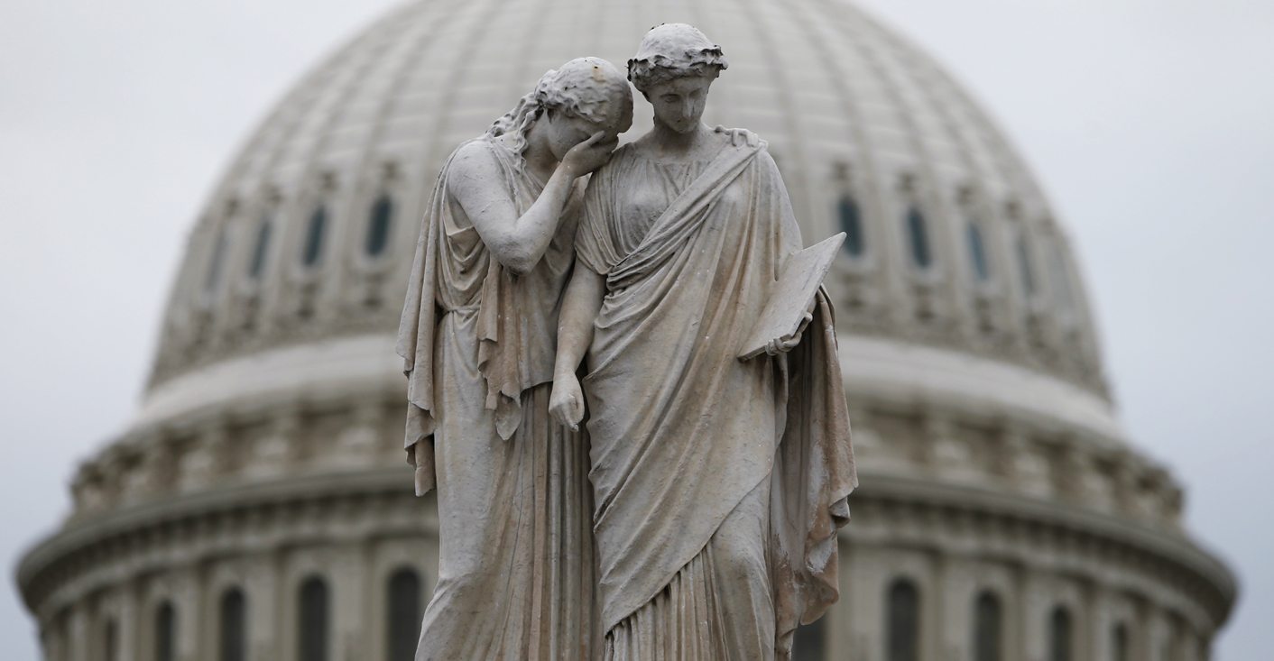 US Congress ends default threat, Obama signs Debt Bill