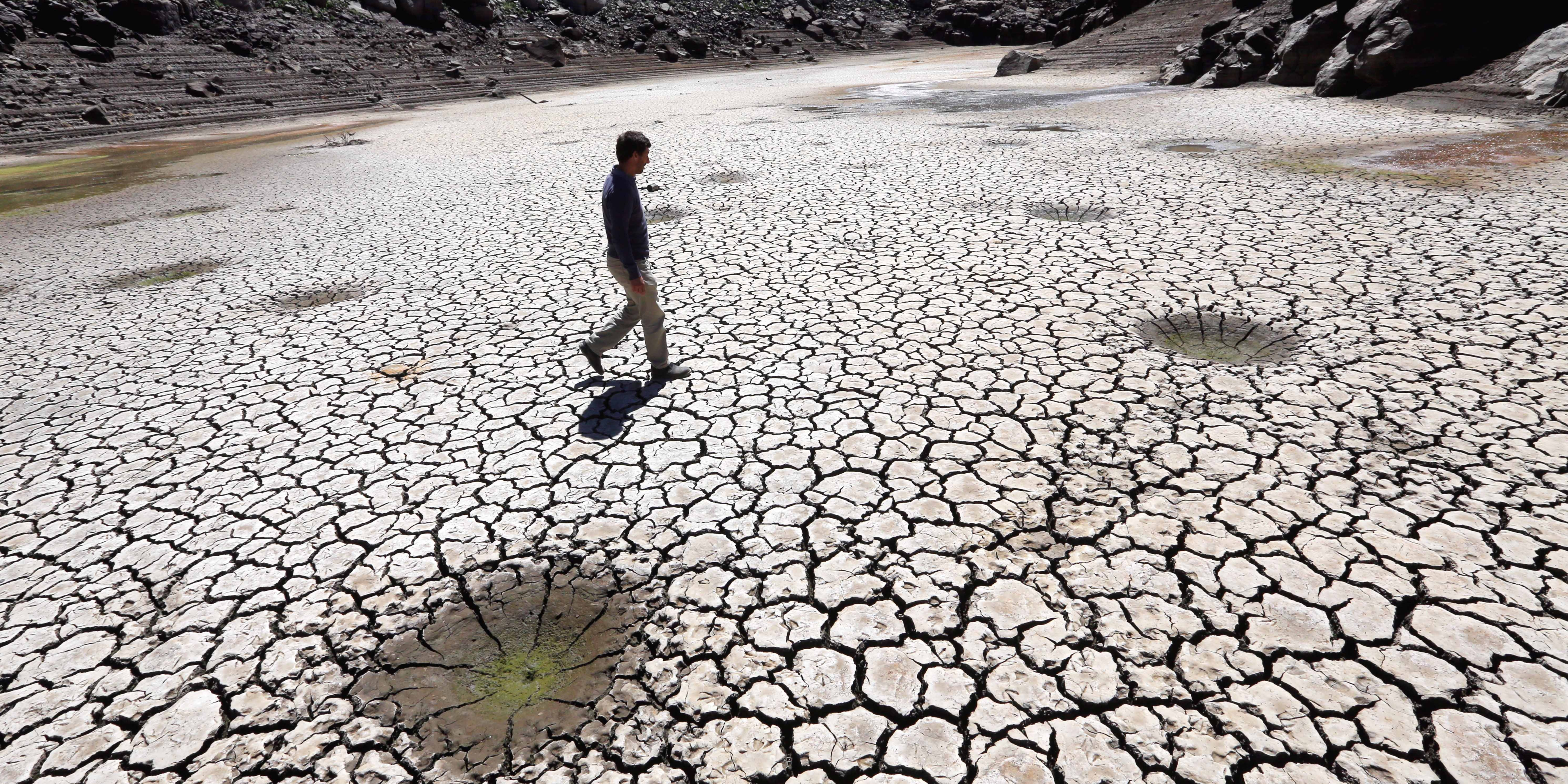 Karoo town of Beaufort West and local farms parched and running out of water