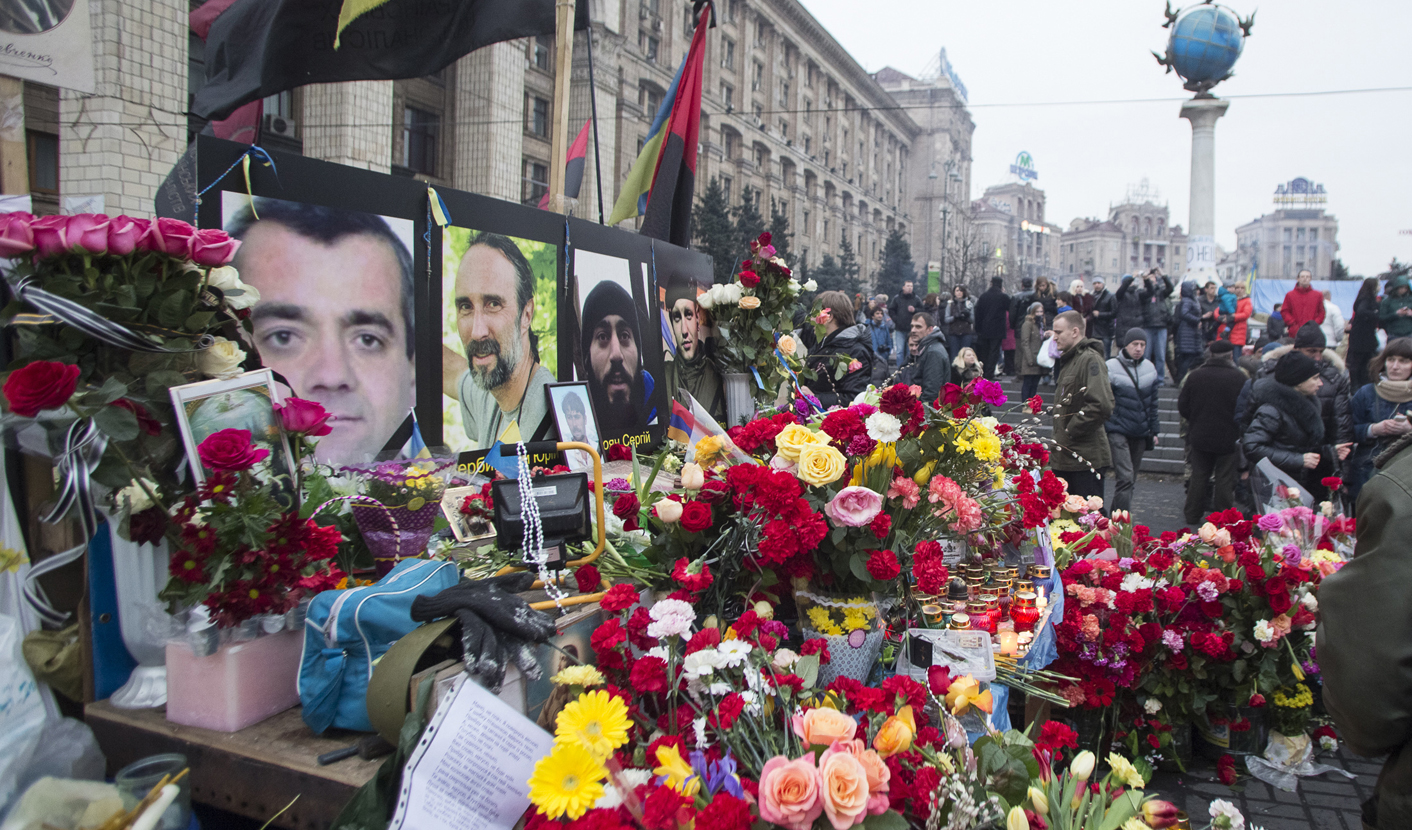 Ukraine leadership points west as US warns Russia against force