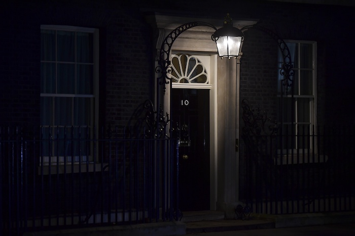 May Backtracks on Vote as Pressure to Go Mounts: Brexit Update