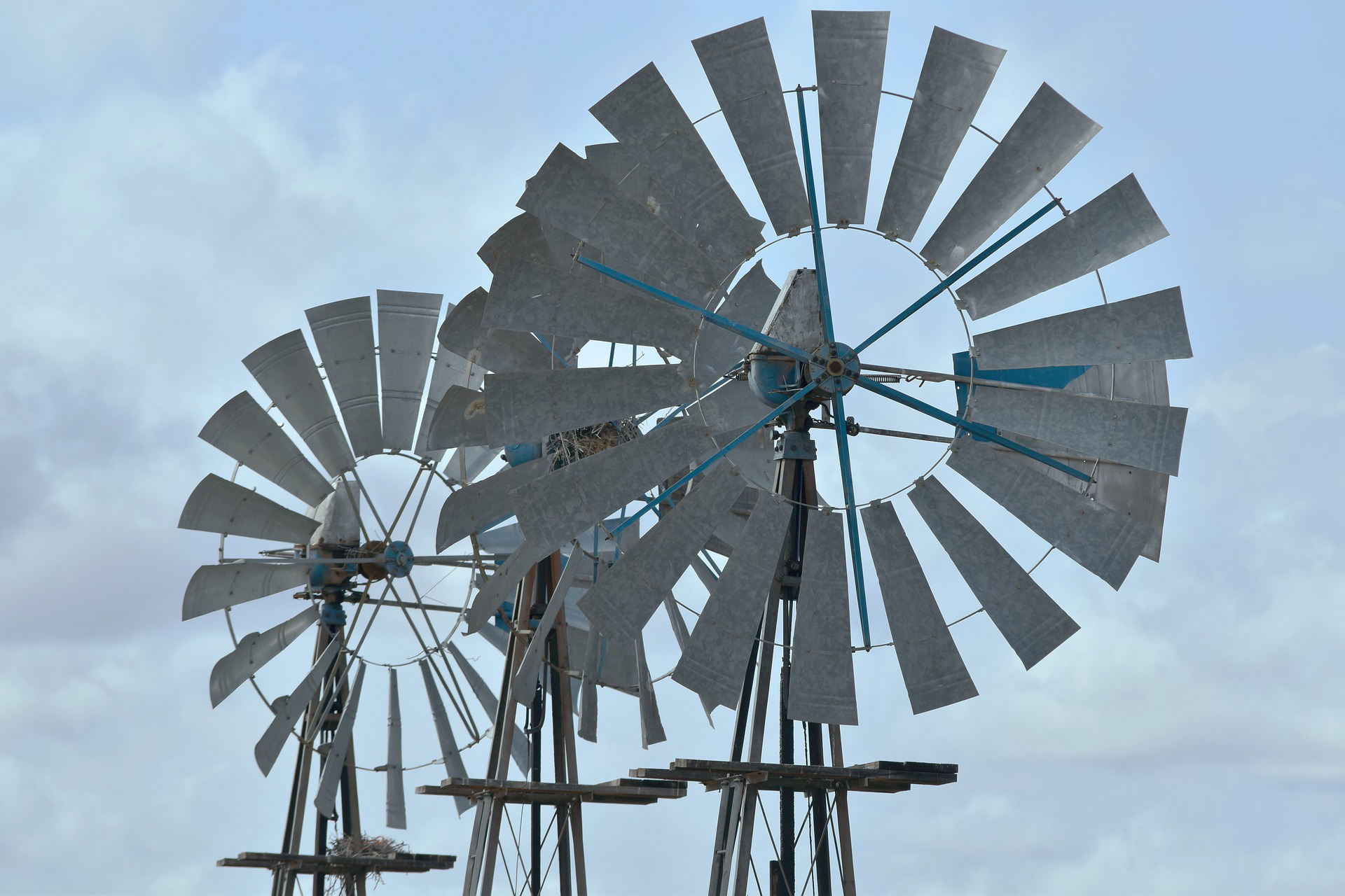 windmills-3673942_1920