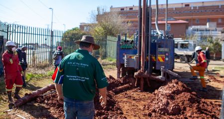 Corruption in a pandemic: R15bn (and counting) – I want to pay my taxes to Gift of the Givers