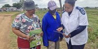 Wrolien interacting with elderly at emerging farm. (Photo: Supplied)