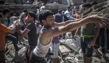 Israel, Palestinians accept Egypt's 72-hour truce bid