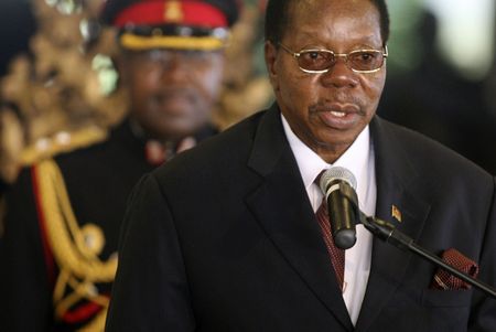 Mutharika announces a whole new cabinet as opposition get impatient